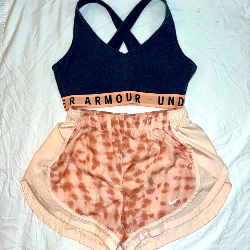Shorts Nike and top under armour